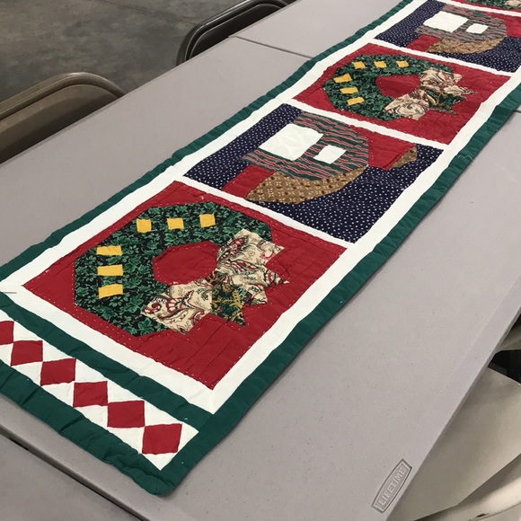 Vintage Christmas Table Runner - Picture 4 of 10
